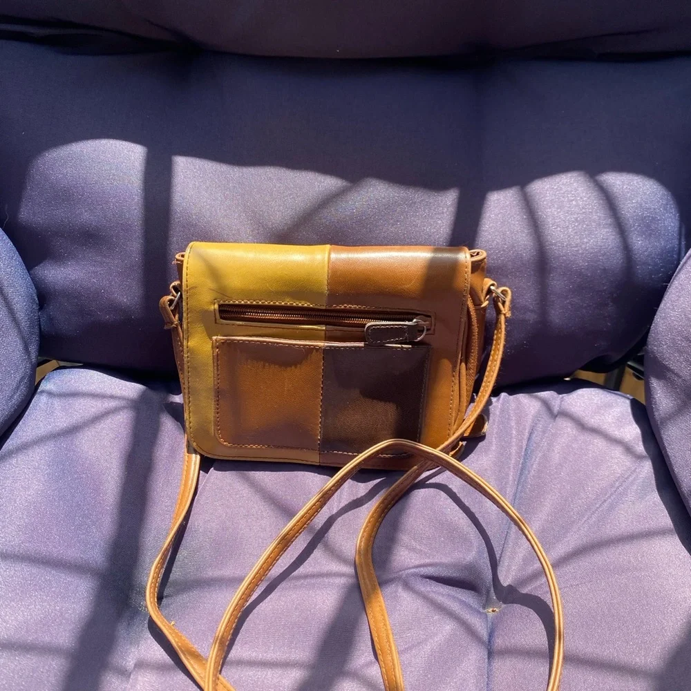 Colorblock Faux Leather Crossbody Bag - Picture 10 of 11